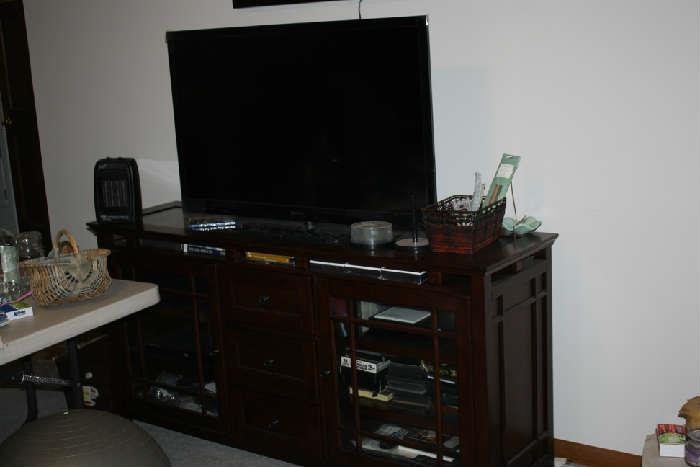 SONY 46" FLAT SCREEN TV ....Stand NFS