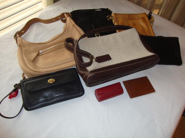 Coach. 6 purses, leather, in wonderful condition. Lipstick holder, card holder