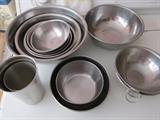 Stainless mixing bowl's