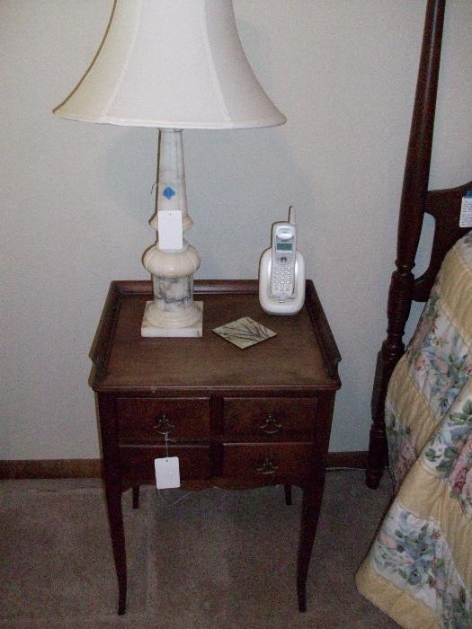 Side table & Marble Italian lamp