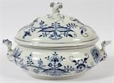 Lot#49, MEISSEN PORCELAIN COVERED SOUP TUREEN, H 11", W 10", L 15"having crossed swords mark on underside.