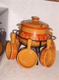 COLORFUL FONDUE SET