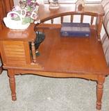 SOLID WOOD END TABLE