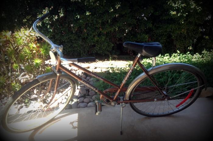 Ross Vintage bicycle! Visit www.ctonlineauctions.com/lajolla to bid!