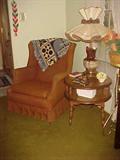 Vintage Lamp & Round 2-Tier Lamp Table