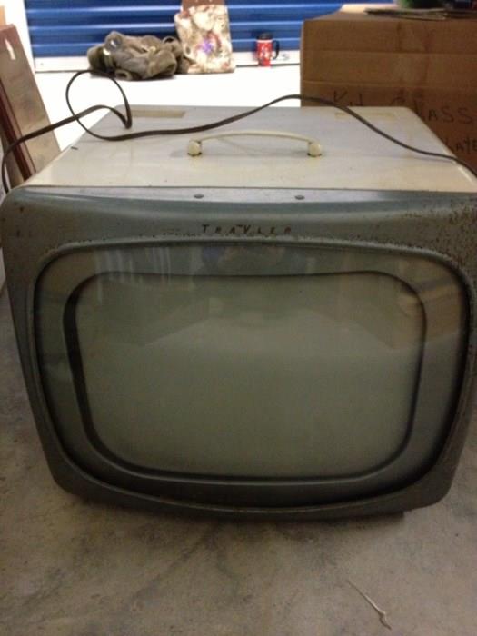 ANTIQUE TV TRAVLER