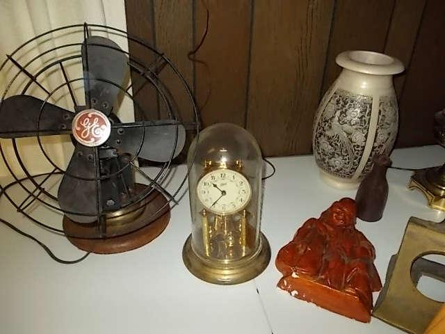 Vintage GE Fan, and misc. décor items.