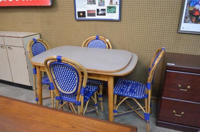 RETRO TABLE AND CHAIRS