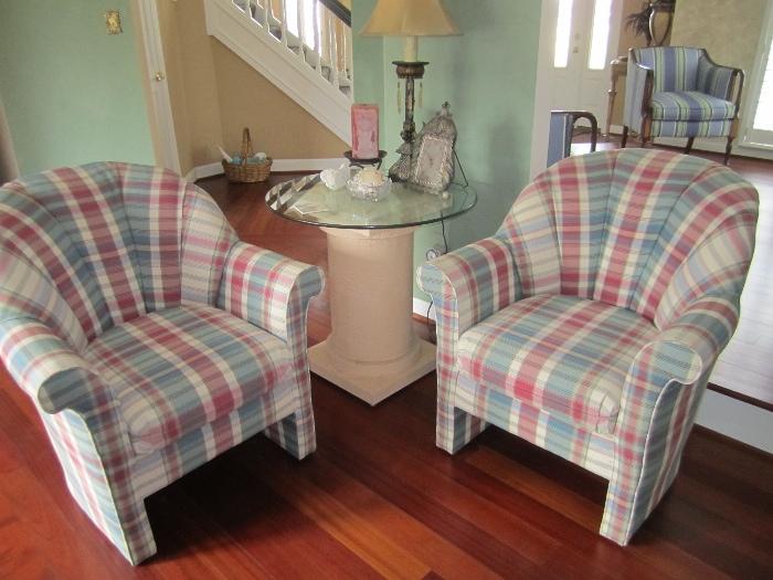 PAIR OF CHAIRS AND END TABLE