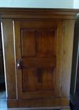 Single Door Armoire