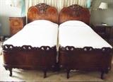 Mitchell & Rammelsberg style - Twin-beds