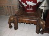 Elephant footed pedestal stand