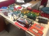 vintage lionel train set with accessories