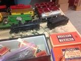 vintage lionel train set with accessories