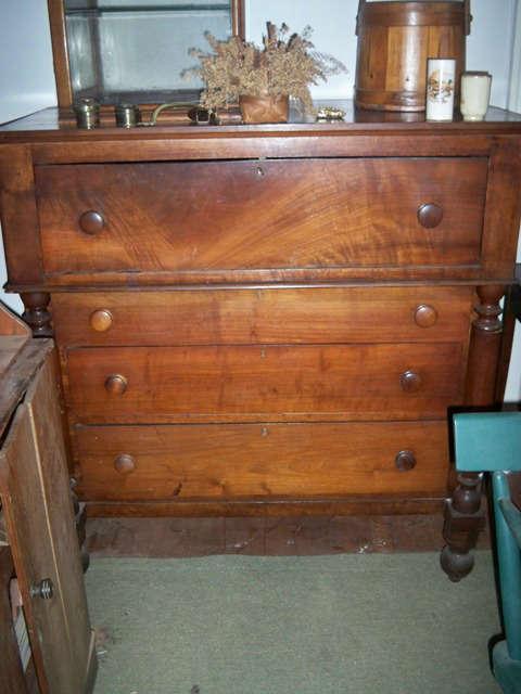 American Classical Mahogany 4 drawer chest