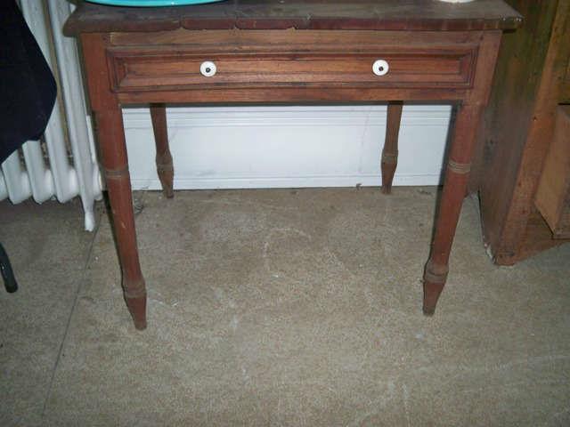 One Drawer Work table with turned legs and porcelain knobs