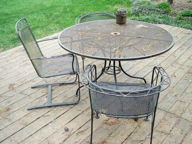 Nice vintage iron patio furniture