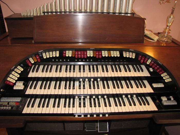 3 MANUAL CONN THEATRE ORGAN COMPLETE WITH ELECTRONIC PIPE SET AND BENCH!!!