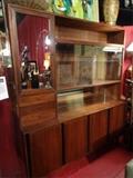 MID CENTURY MODERN SIDEBOARD WITH BAR HUTCH TOP