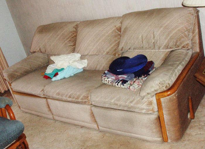 couch with recliner sides