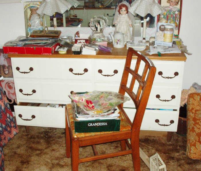 dresser   set of 4 chairs dolls