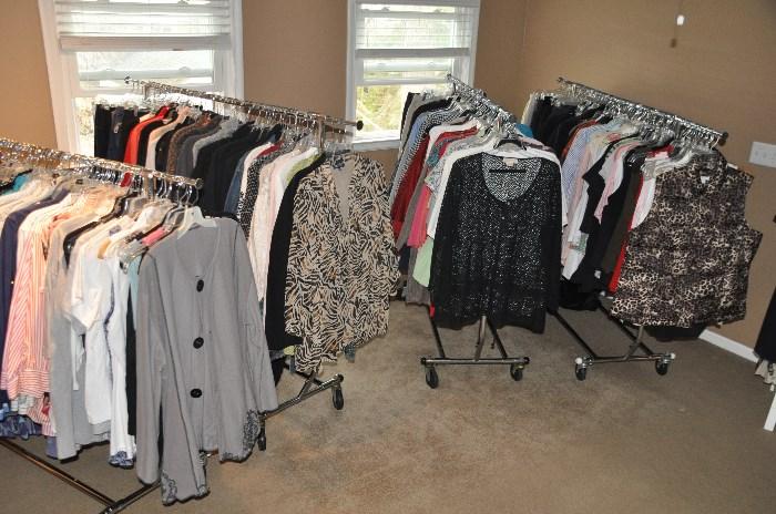 Hundreds of quality clothes for women size 14- 3x
