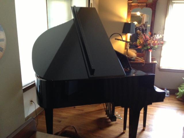 Baby Grand 5' Black ebony lacquer.
Showroom condition." Buy It NOW"Can be purchased prior to sale. Make OFFER