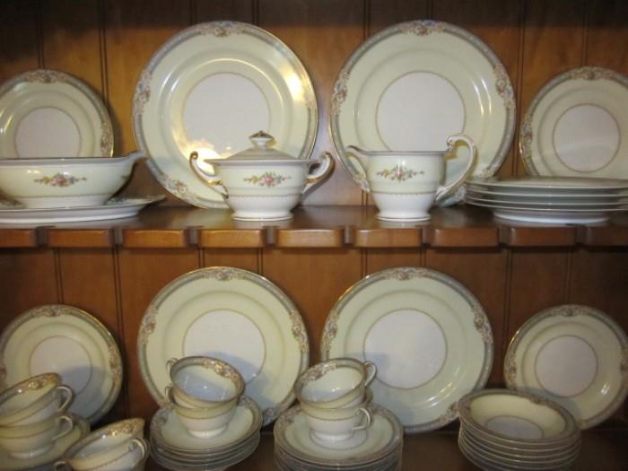Noritake Lynbrook China service for 8 with serving pieces
