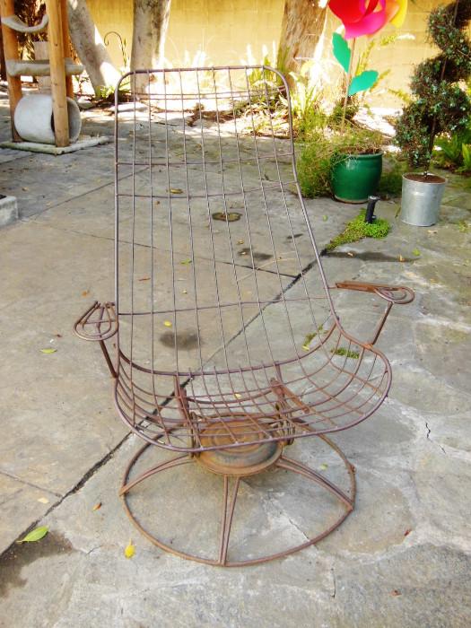 Retro 1960's Tall Wire Rocker - possibly by Homecrest