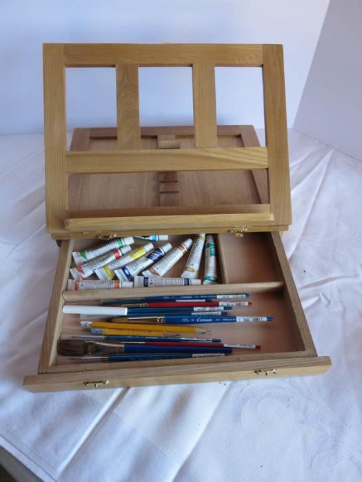 Portable Tabletop Easel and Chair