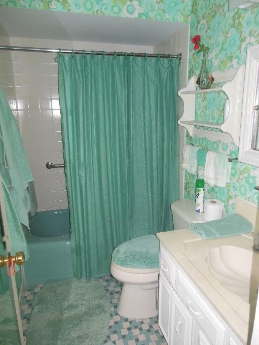 50's Turquoise Bathroom Items. 