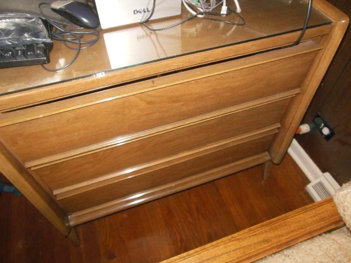 Mid Century 3 Drawer Chest Glass top.(4).United Furniture