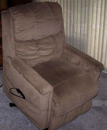 Lift recliner with vibrator and heater