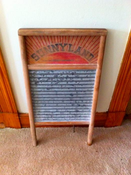 Vintage Sunnyland wash board