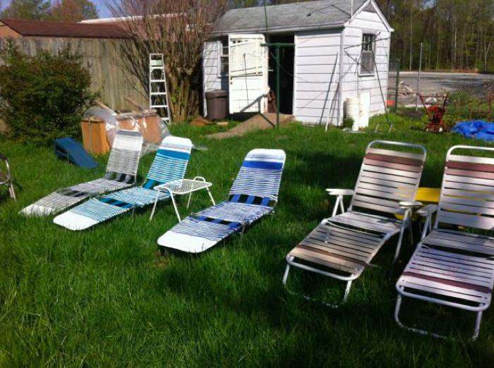 Lawn lounge chairs