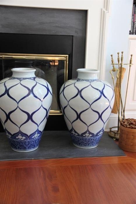 Important Chinese vases, purchased in New York City in the 1980s