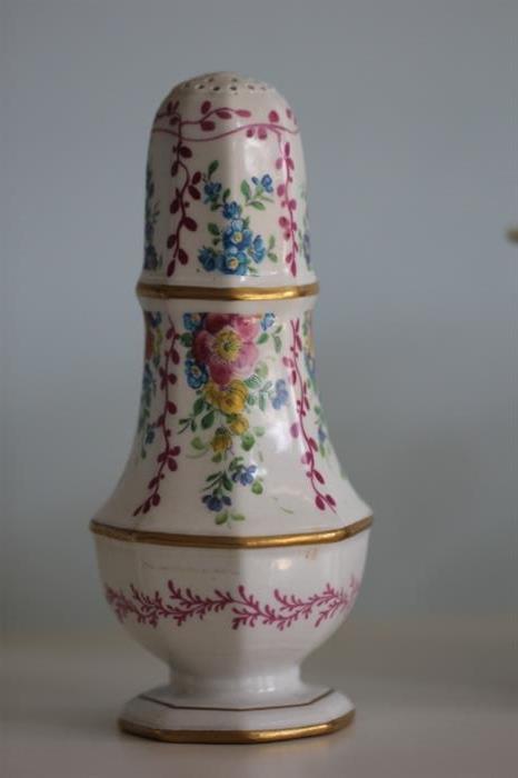Limoges shaker