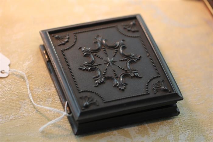 gutta percha daguerrotype case, in excellent condition