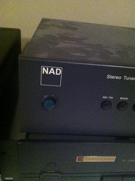 NAD stereo tuner C 440