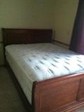 Queen sleigh bed