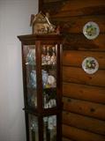 SMALL LIGHTED CURIO 