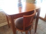 bar top table with 2 bar stools
