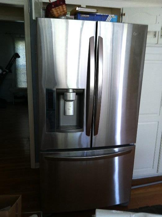 LG 2 door with bottom drawer stainless steel fridge/freezer
