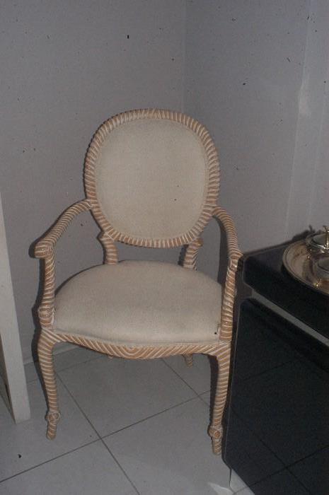 Arm chair 