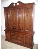 Thomasville hutch/china cabinet
