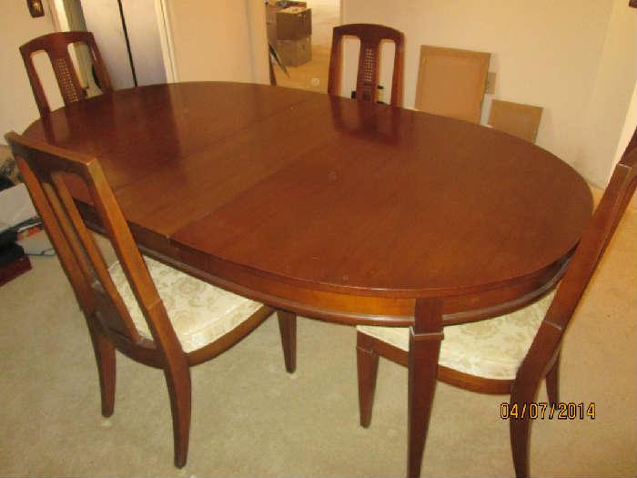 Drexel dining room set with 6 chairs, leaves, pads