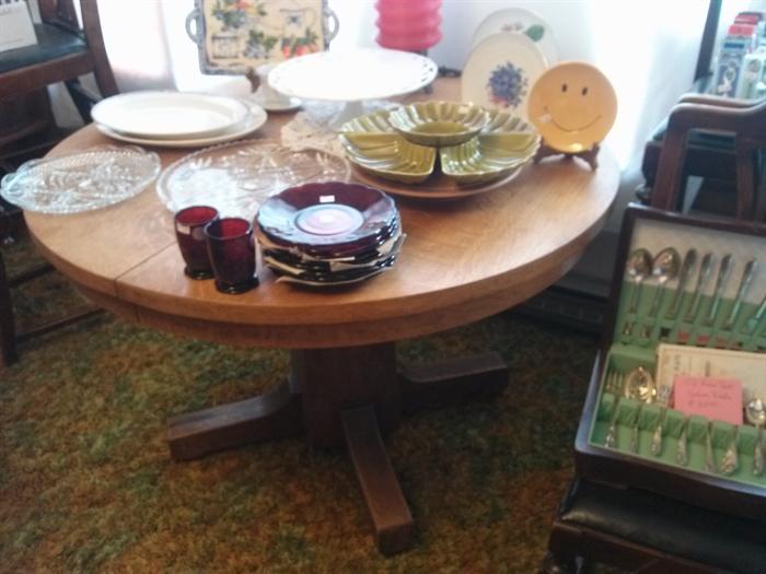 Round oak table - nice!