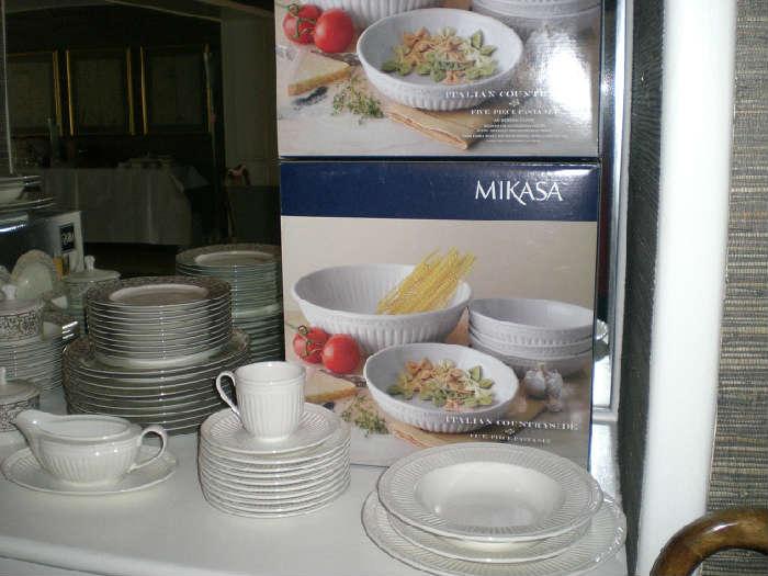 Mikasa Italian Countryside complete set for 9 plus two full pasta sets