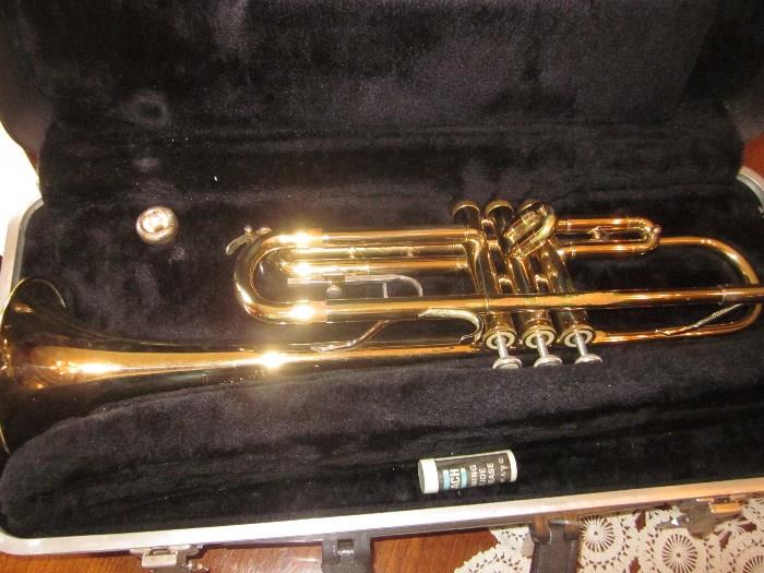 Bundy trumpet, 2 trumpets