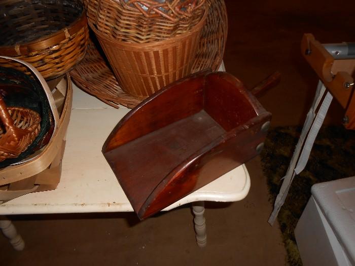 Antique dustpan
